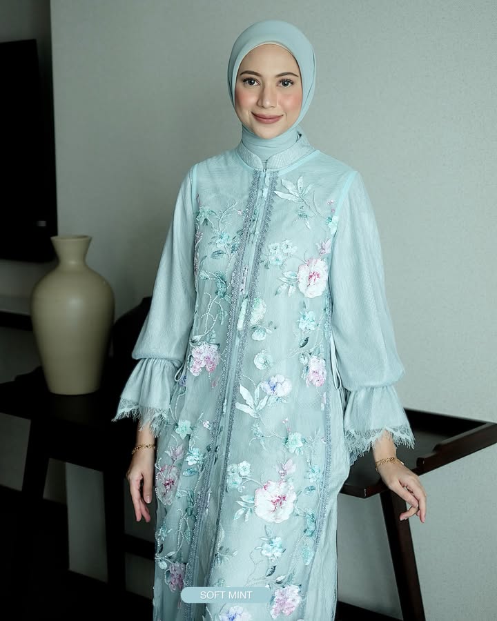 Naura Dress alt